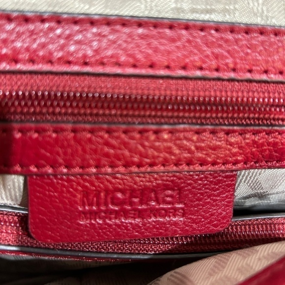 Michael Kors Riley Satchel Handbag Red Peebled Leather Gold Hardware EUC - Picture 9 of 11